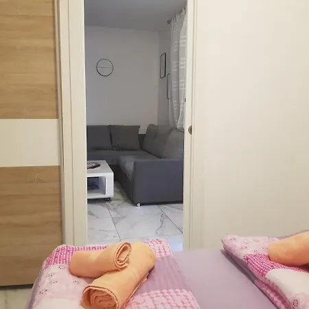 Apartman Lucy *